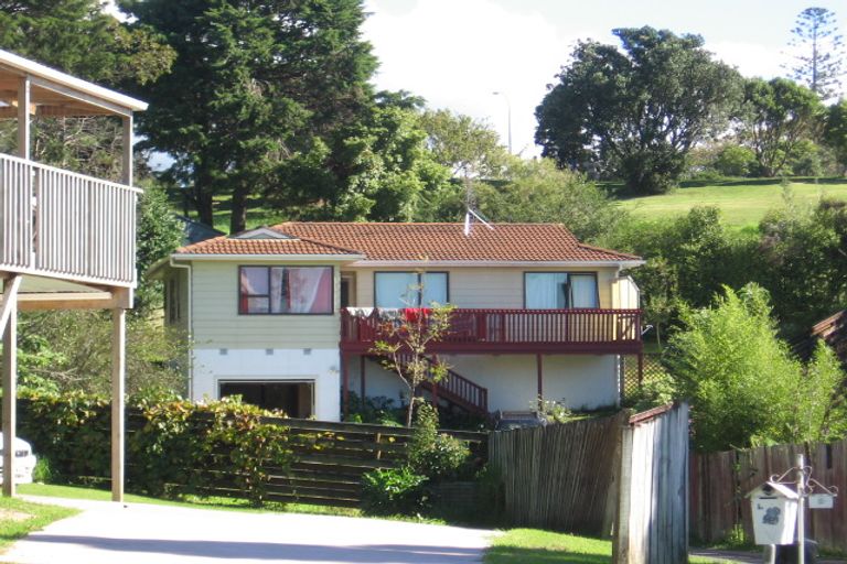 Photo of property in 8 Panzic Place, Glen Eden, Auckland, 0602