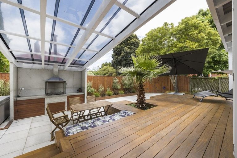 Photo of property in 232 Victoria Avenue, Hokowhitu, Palmerston North, 4410