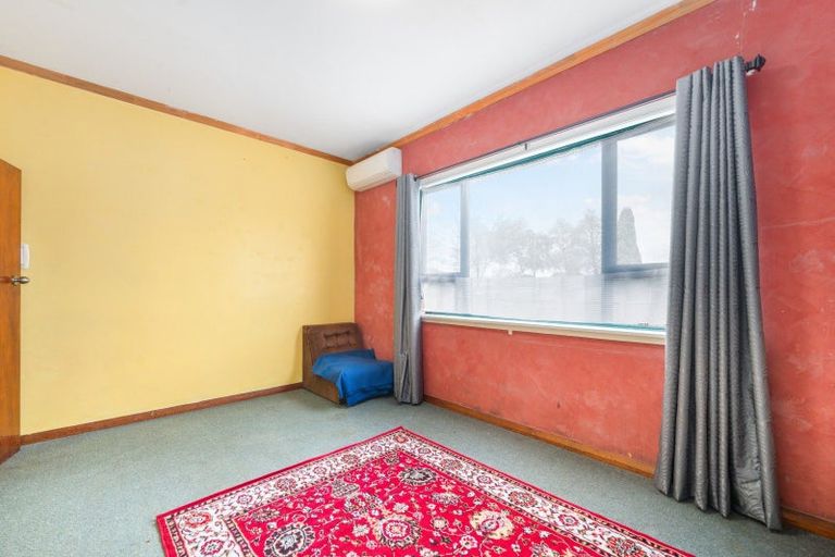 Photo of property in 2 Hobson Place, Takaro, Palmerston North, 4412