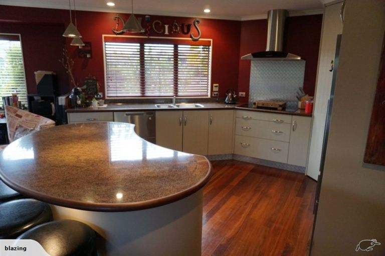 Photo of property in 15 Johnstone Drive, Fitzherbert, Palmerston North, 4410