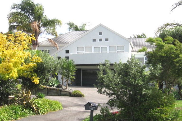 Photo of property in 1/16 Sailfish Drive, West Harbour, Auckland, 0618
