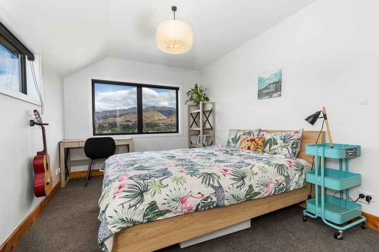 Photo of property in 28 Myles Way, Lower Shotover, Queenstown, 9304