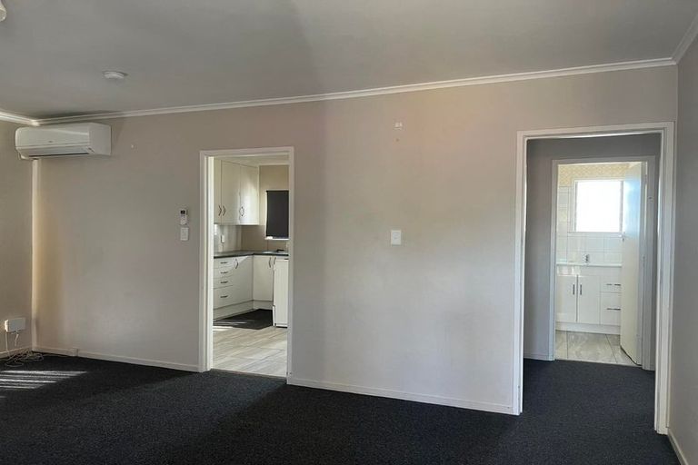 Photo of property in 1/115 Mcleod Road, Te Atatu South, Auckland, 0610