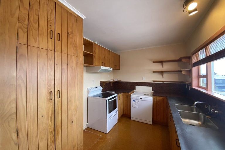 Photo of property in 194 East Coast Road, Forrest Hill, Auckland, 0620