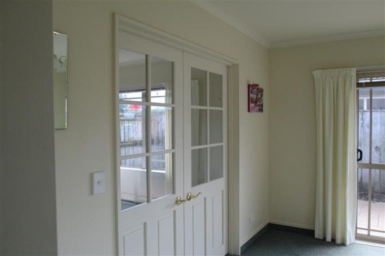 Photo of property in 8 Glen Loch Place, Paraparaumu, 5032