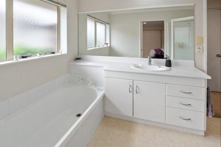 Photo of property in 14b Rosberg Place, Mount Maunganui, 3116