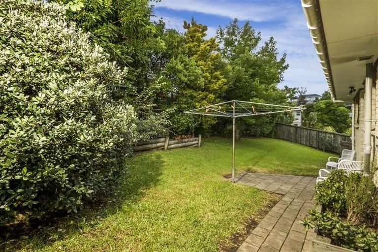 Photo of property in 2/21 Waiau Street, Torbay, Auckland, 0630