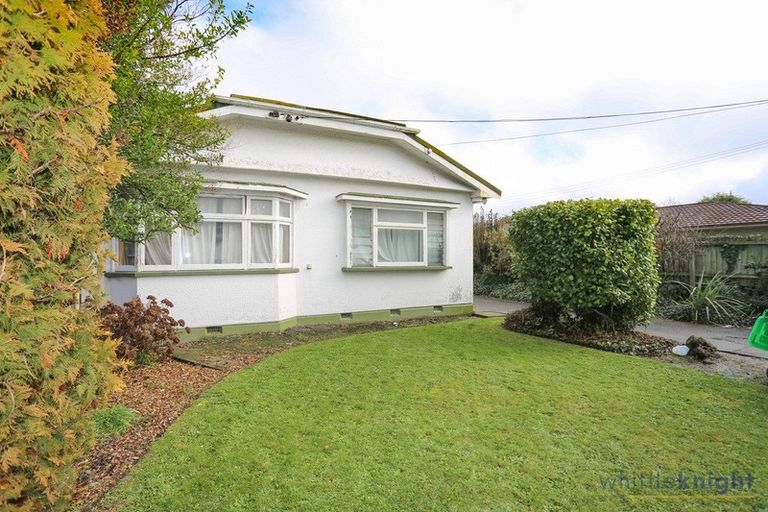 Photo of property in 35 Waimairi Road, Upper Riccarton, Christchurch, 8041