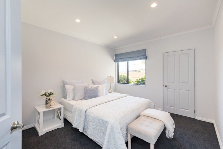 Photo of property in 30 Grand Oaks Drive, Awapuni, Palmerston North, 4412