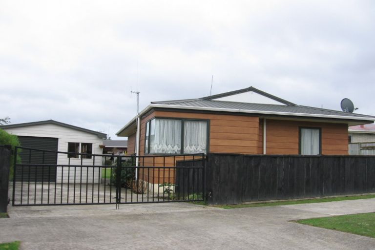 Photo of property in 113 Roberts Line, Kelvin Grove, Palmerston North, 4414