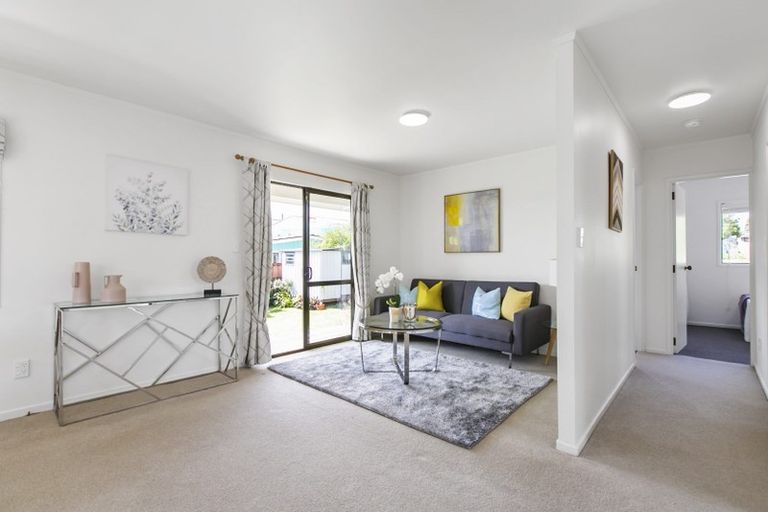 Photo of property in 1/37 View Road, Henderson, Auckland, 0612