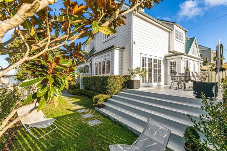 Photo of property in 1/21 Church Street, Devonport, Auckland, 0624