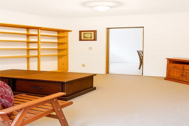 Photo of property in 118 Pupuke Road, Hillcrest, Auckland, 0627