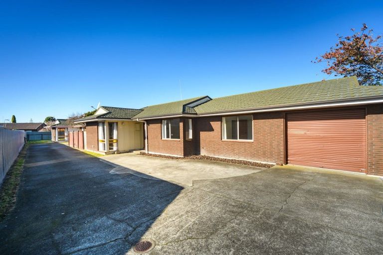 Photo of property in 19 Westmere Place, Takaro, Palmerston North, 4412