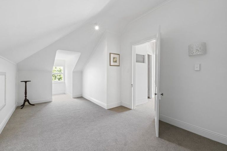 Photo of property in 41 Stanley Point Road, Stanley Point, Auckland, 0624