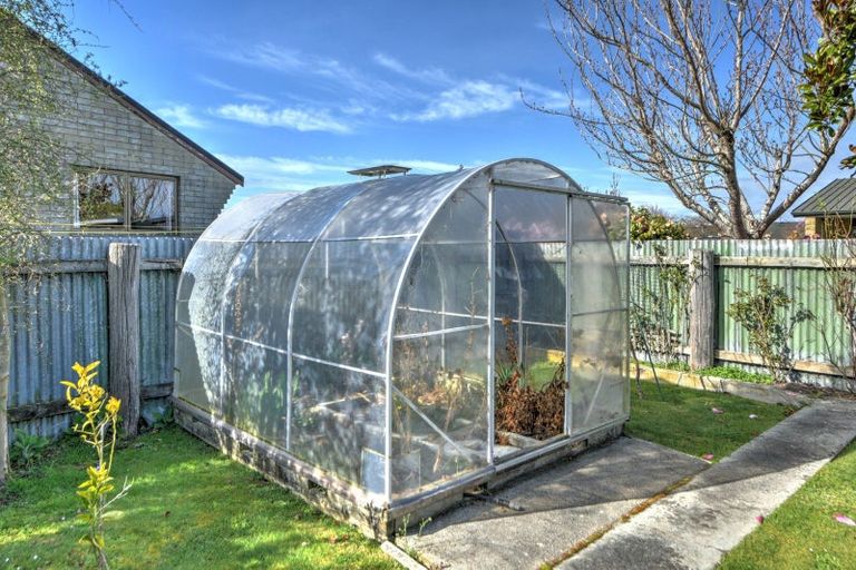 Photo of property in 14 Kerwood Place, Gore, 9710