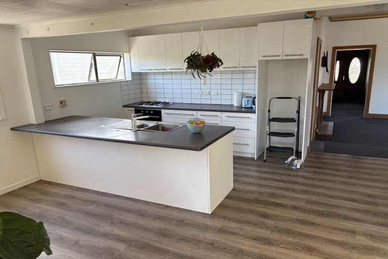 Photo of property in 31 Awamutu Grove, Waiwhetu, Lower Hutt, 5010