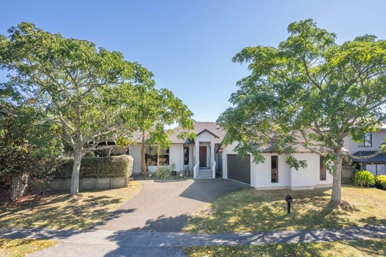 Photo of property in 37 Bramley Drive, Rototuna, Hamilton, 3210