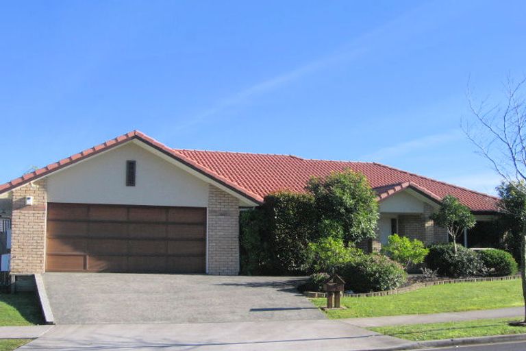 Photo of property in 27 Dairyland Drive, East Tamaki Heights, Auckland, 2016