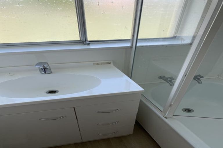 Photo of property in 1/4 Gower Street, Silverstream, Upper Hutt, 5019