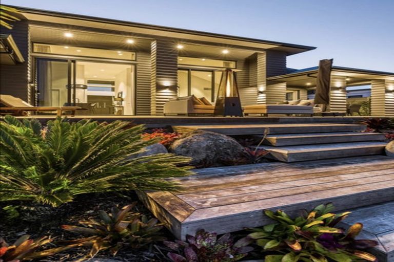 Photo of property in 13 Awatea Drive, Whitianga, 3510