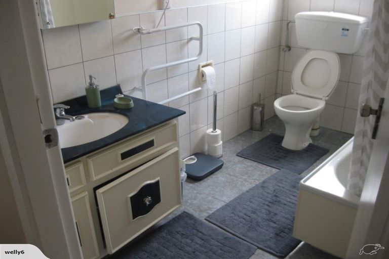 Photo of property in 272 Dowse Drive, Maungaraki, Lower Hutt, 5010