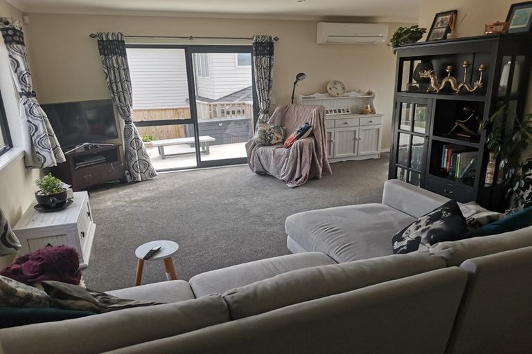 Photo of property in 40 Melksham Drive, Churton Park, Wellington, 6037