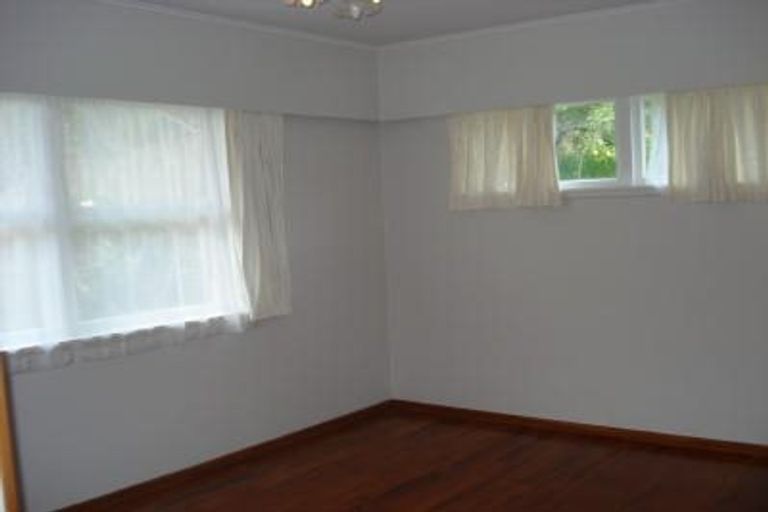 Photo of property in 9 Beswick Place, Birkdale, Auckland, 0626