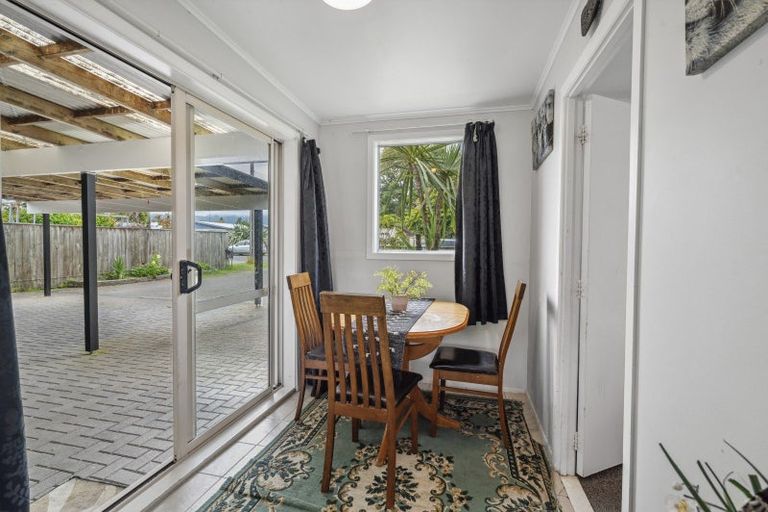 Photo of property in 11 Farnworth Avenue, Holdens Bay, Rotorua, 3010