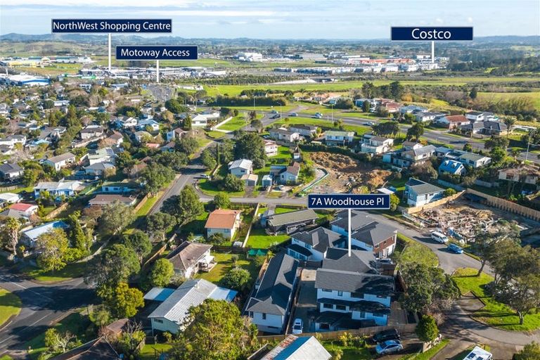 Photo of property in 7a Woodhouse Place, West Harbour, Auckland, 0618