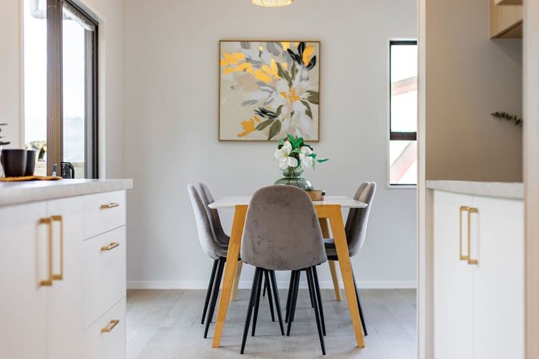 Photo of property in 62 Gloaming Hill, Titahi Bay, Porirua, 5022