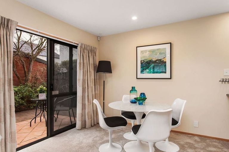 Photo of property in 2/76 Saint Albans Street, St Albans, Christchurch, 8014