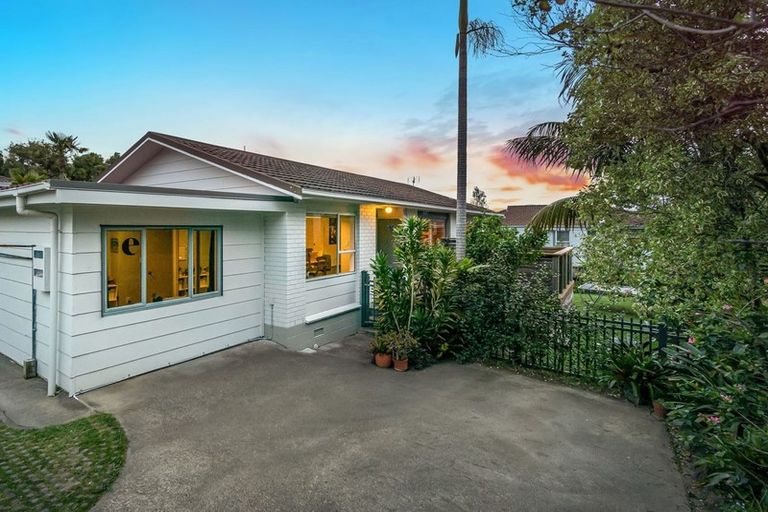 Photo of property in 2/193 Lake Road, Belmont, Auckland, 0622