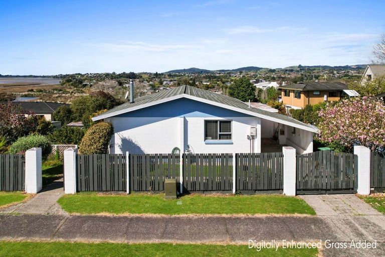 Photo of property in 2 Knox Place, Greerton, Tauranga, 3112