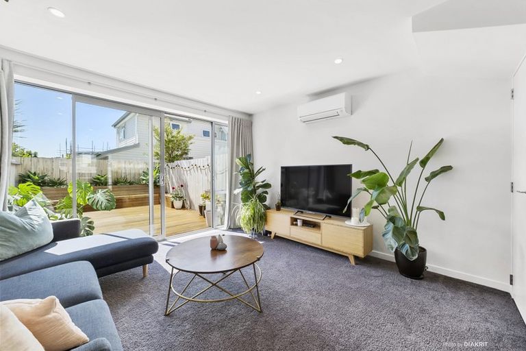 Photo of property in 7/2 Stone Street, Miramar, Wellington, 6022