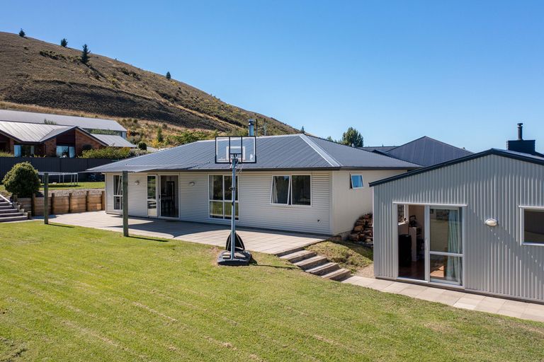 Photo of property in 74 Shields Street, Clyde, 9330