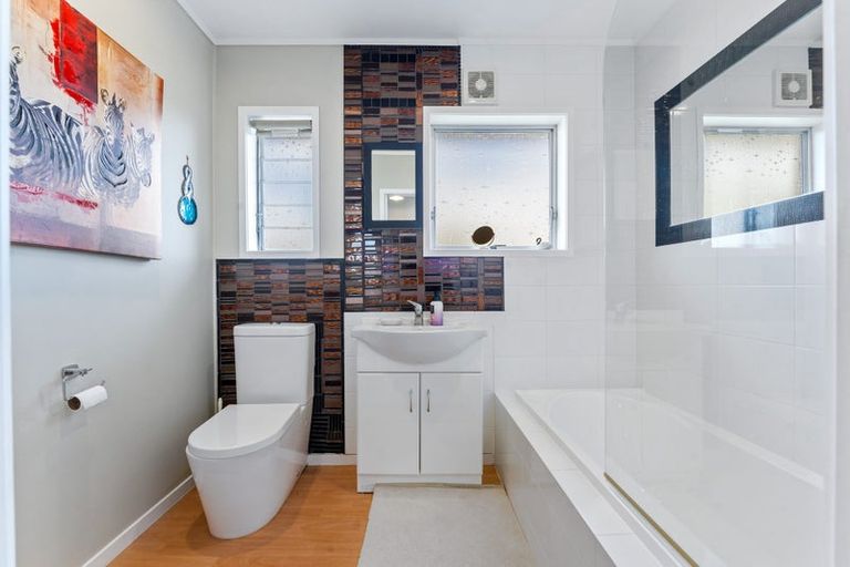 Photo of property in 1/207 Glamorgan Drive, Torbay, Auckland, 0630