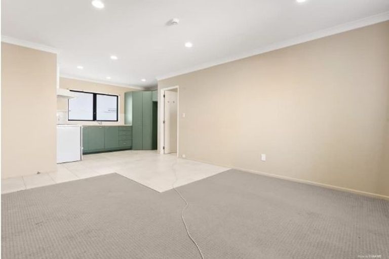 Photo of property in 24 Vireya Court, Goodwood Heights, Auckland, 2105