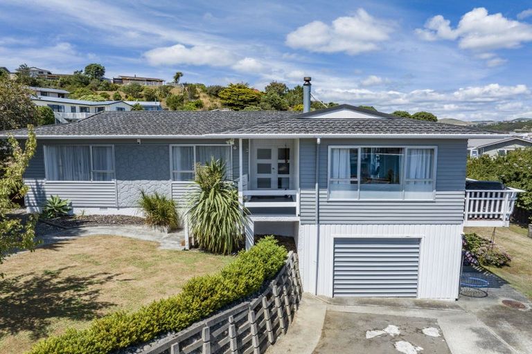 Photo of property in 10 Inlet View, Titahi Bay, Porirua, 5022