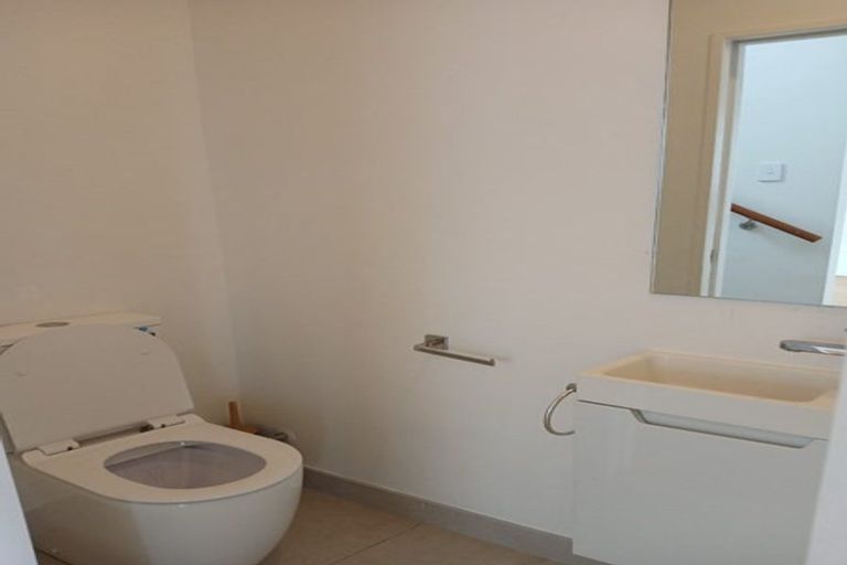 Photo of property in 89 Waipuhinui Way, Wiri, Auckland, 2104