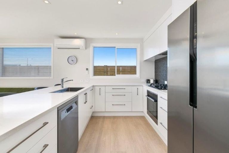Photo of property in 1 Tuangi Way, Papamoa Beach, Papamoa, 3118