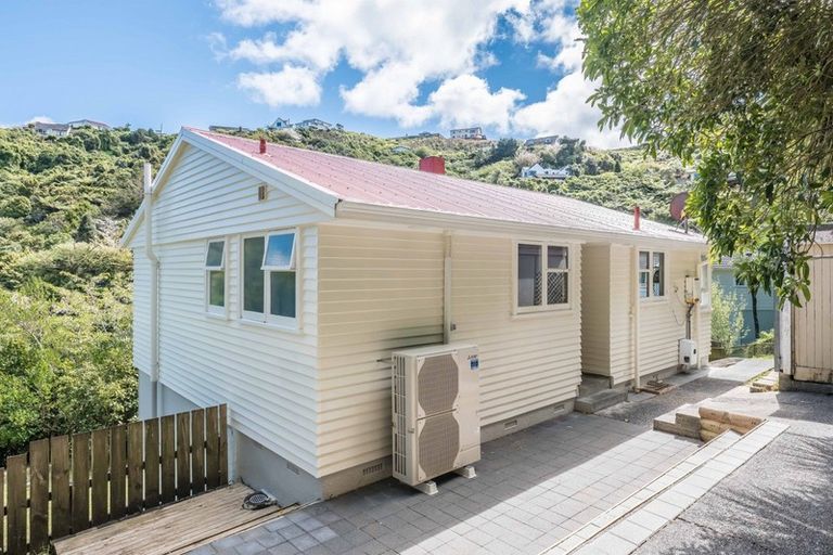 Photo of property in 8 Tobruk Street, Karori, Wellington, 6012