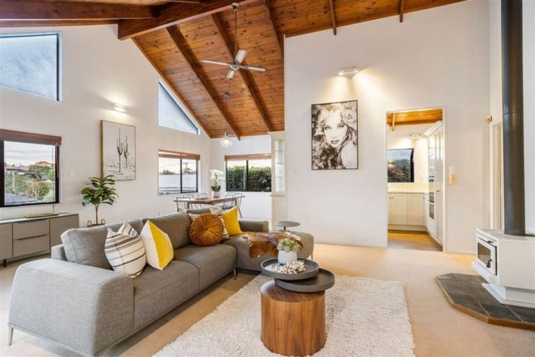 Photo of property in 1/31 Corunna Road, Milford, Auckland, 0620