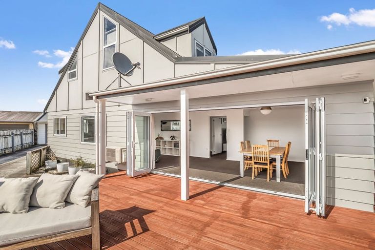 Photo of property in 11 Leander Place, Milson, Palmerston North, 4414