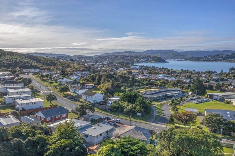 Photo of property in 2 Ngahue Crescent, Elsdon, Porirua, 5022