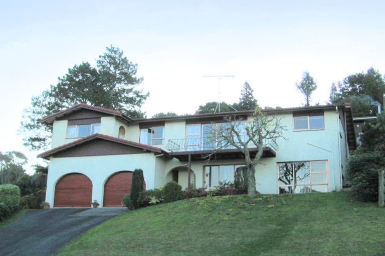 Photo of property in 17 Wisteria Way, Mairangi Bay, Auckland, 0630