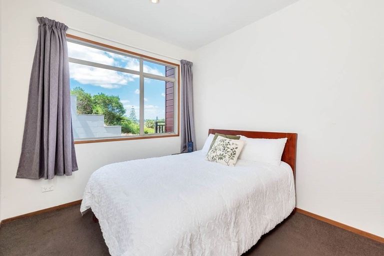 Photo of property in 16a Honeysuckle Lane, Mairangi Bay, Auckland, 0630