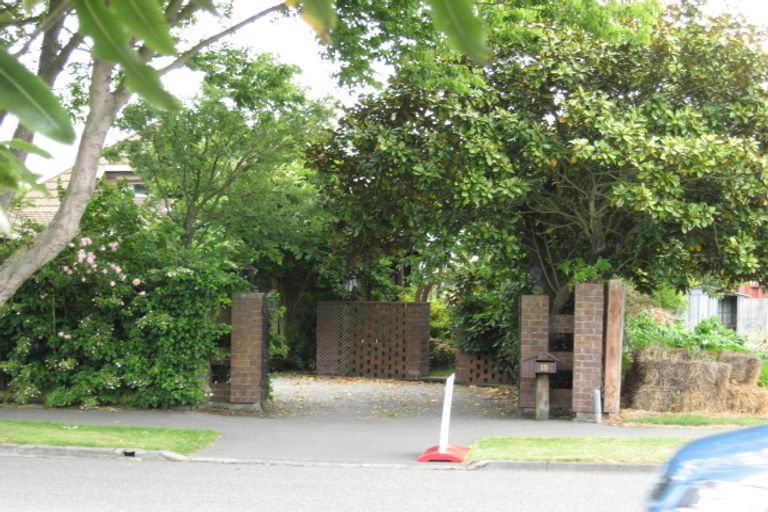 Photo of property in 19 Withells Road, Avonhead, Christchurch, 8042