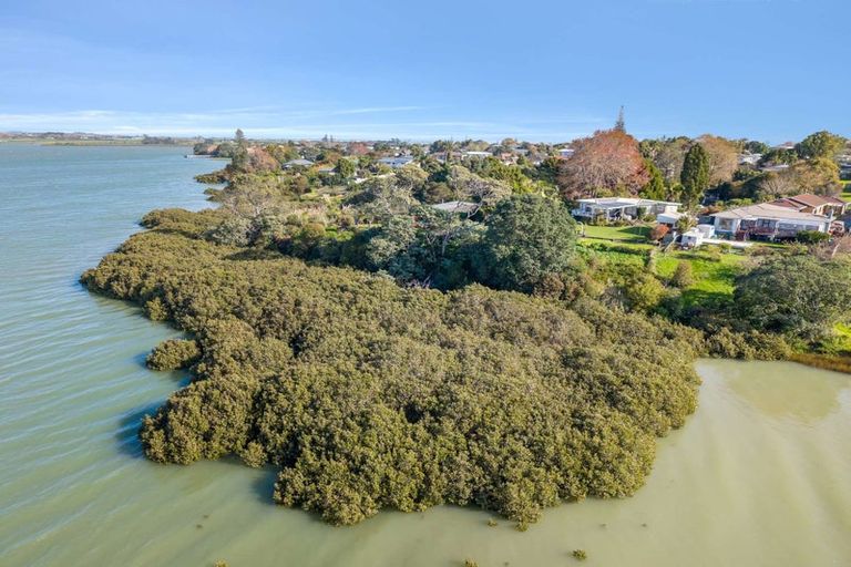 Photo of property in 14 Lucas Place, Weymouth, Auckland, 2103