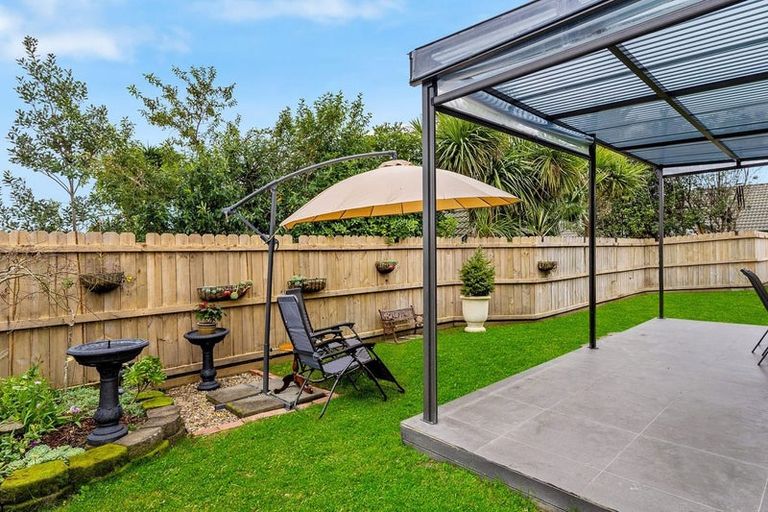 Photo of property in 124 Charles Prevost Drive, The Gardens, Auckland, 2105